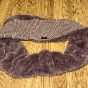 UGG Scarf